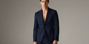 bleu marine vêtement